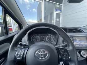Toyota Yaris (2018) thumbnail 16