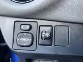 Toyota Yaris (2018) thumbnail 19