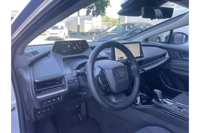 Toyota Prius (2024) thumbnail 6