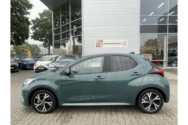 Toyota Yaris (2025) thumbnail 2