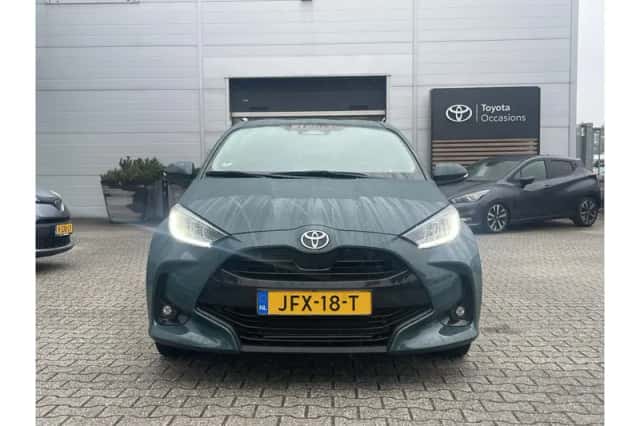 Toyota Yaris (2025) thumbnail 3