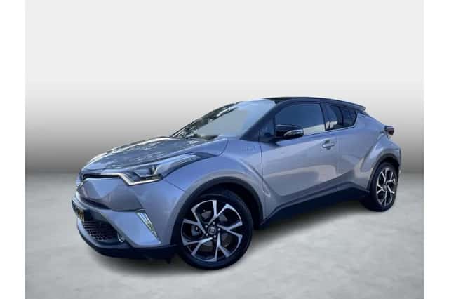 Toyota C-HR (2016) thumbnail 1