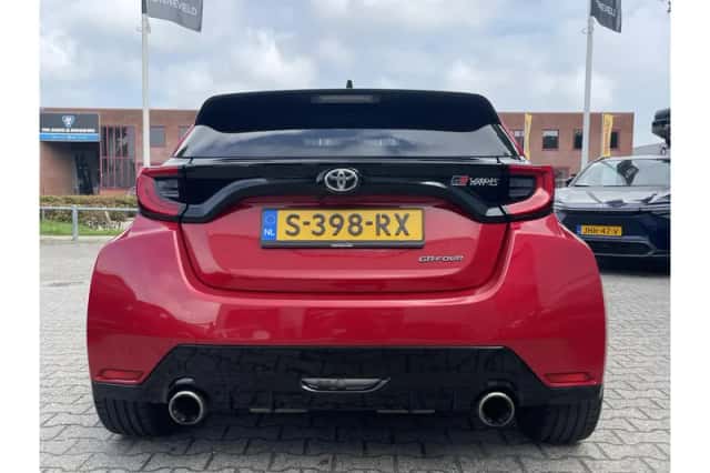 Toyota Yaris (2022) thumbnail 4