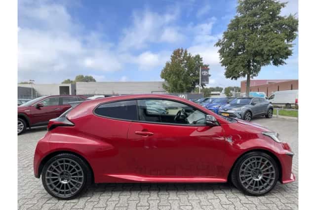 Toyota Yaris (2022) thumbnail 5