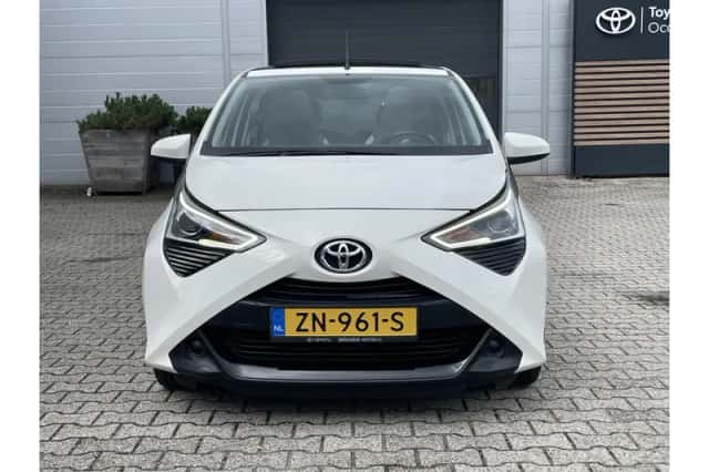 Toyota Aygo (2019) thumbnail 3
