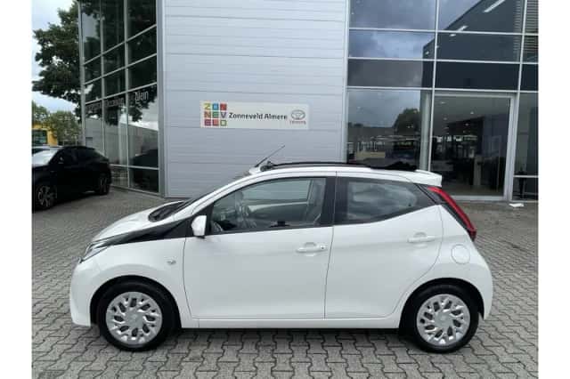 Toyota Aygo (2019) thumbnail 4
