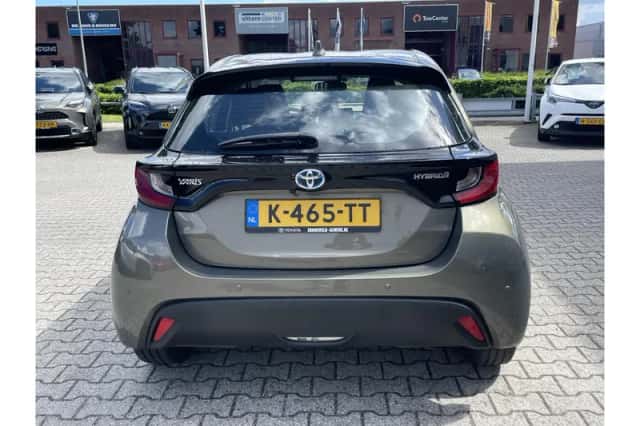 Toyota Yaris (2021) thumbnail 5