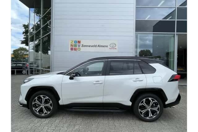 Toyota RAV4 (2025) thumbnail 4