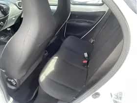 Toyota Aygo X (2025) thumbnail 8