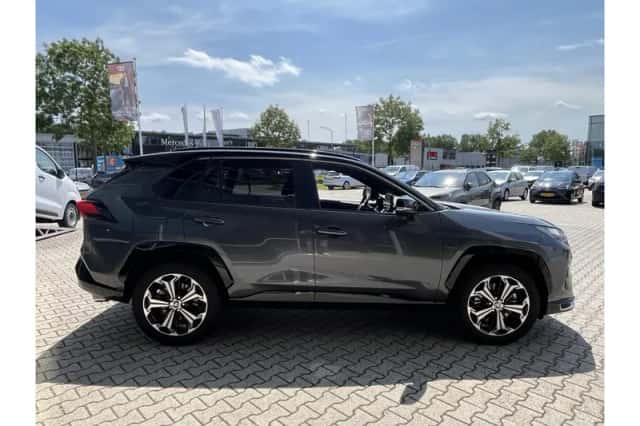 Toyota RAV4 (2026) thumbnail 3