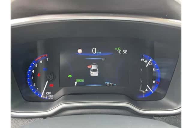 Toyota Corolla (2019) thumbnail 3