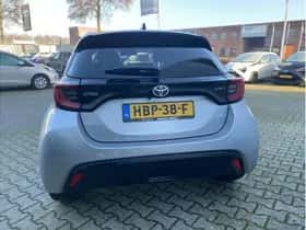 Toyota Yaris (2025) thumbnail 4