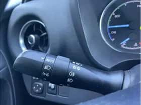 Toyota Yaris (2017) thumbnail 15
