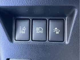 Toyota Yaris (2017) thumbnail 25
