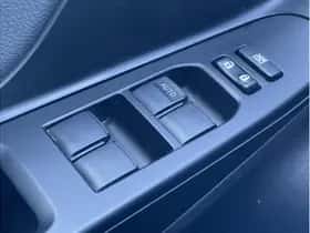 Toyota Yaris (2017) thumbnail 32