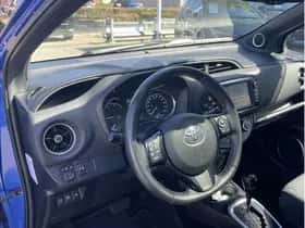 Toyota Yaris (2017) thumbnail 6