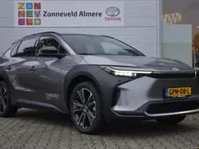 Toyota bZ4X (2024) thumbnail 3