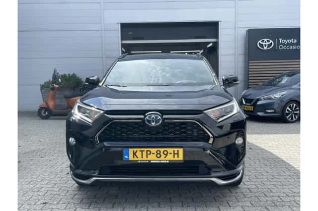 Toyota RAV4 (2021) thumbnail 3