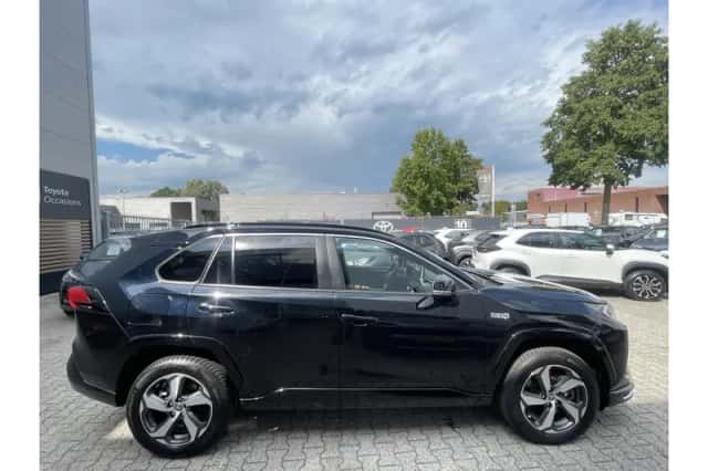 Toyota RAV4 (2021) thumbnail 4