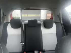 Toyota Yaris (2020) thumbnail 2