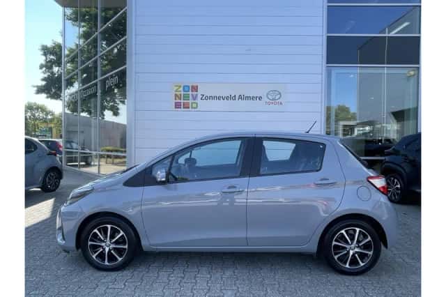 Toyota Yaris (2020) thumbnail 4
