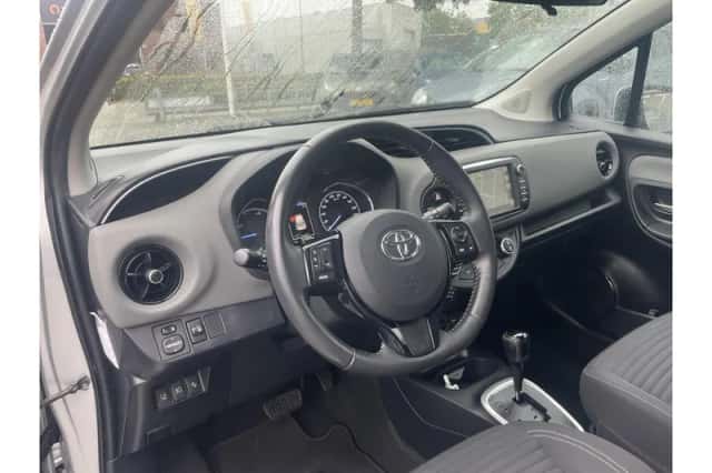 Toyota Yaris (2017) thumbnail 6