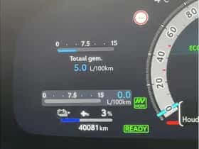 Toyota C-HR (2025) thumbnail 12