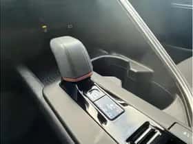 Toyota C-HR (2025) thumbnail 13