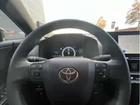 Toyota C-HR (2025) thumbnail 17