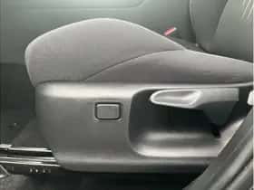 Toyota C-HR (2025) thumbnail 33