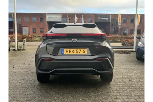 Toyota C-HR (2025) thumbnail 5