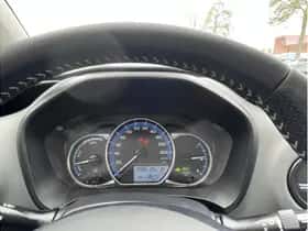 Toyota Yaris (2017) thumbnail 13