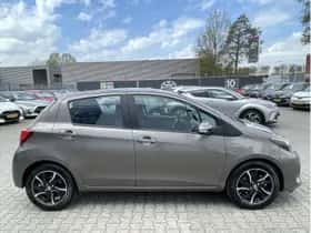 Toyota Yaris (2017) thumbnail 4