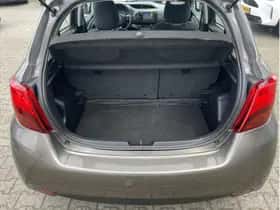 Toyota Yaris (2017) thumbnail 9