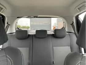 Toyota Yaris (2017) thumbnail 10