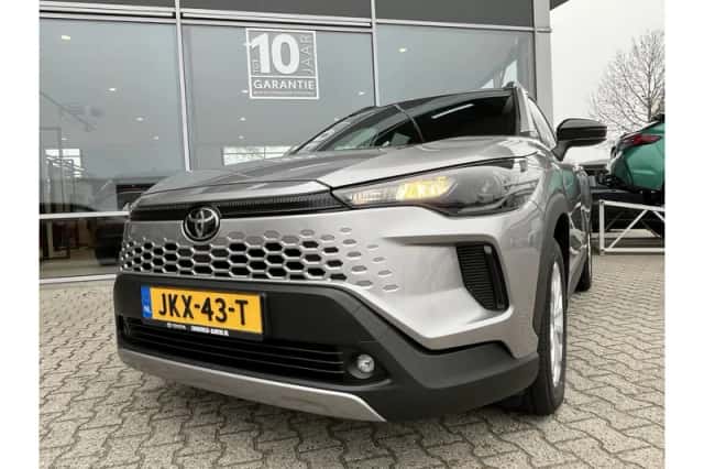 Toyota Corolla (2025) thumbnail 4