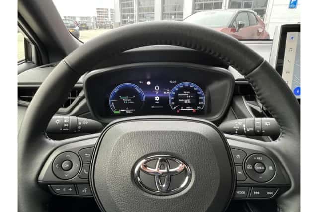 Toyota Corolla (2025) thumbnail 6