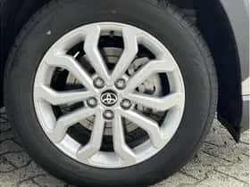 Toyota Corolla (2025) thumbnail 8
