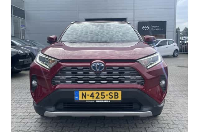 Toyota RAV4 (2021) thumbnail 3