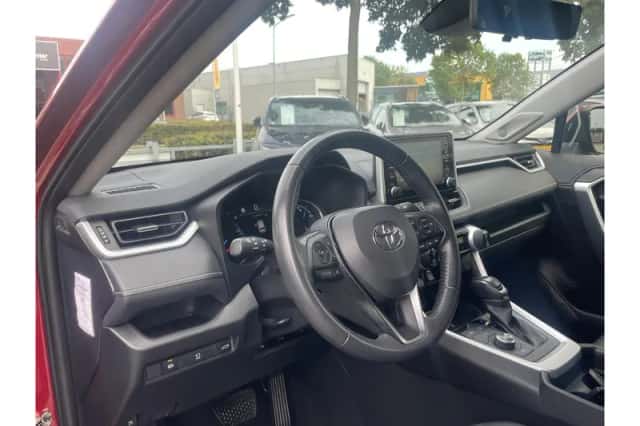 Toyota RAV4 (2021) thumbnail 6