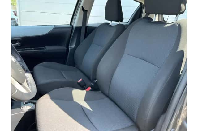 Toyota Yaris (2014) thumbnail 5