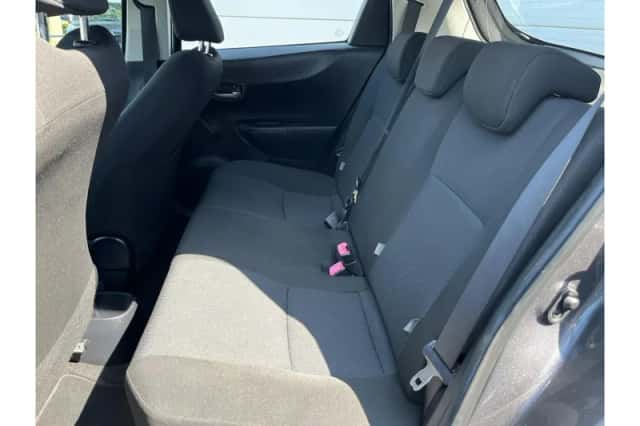 Toyota Yaris (2014) thumbnail 6