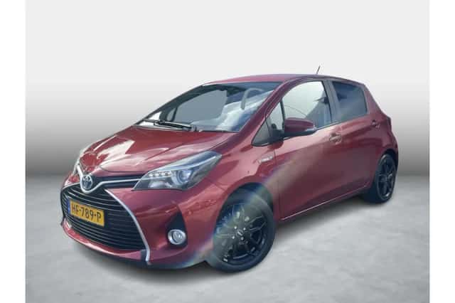Toyota Yaris (2015) thumbnail 1