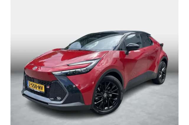 Toyota C-HR (2024) thumbnail 1