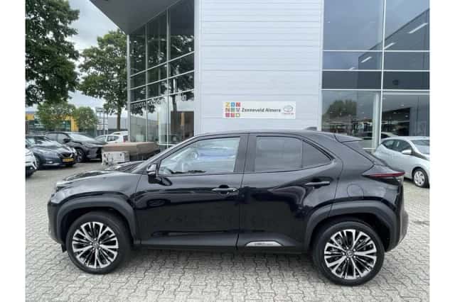 Toyota Yaris Cross (2022) thumbnail 4