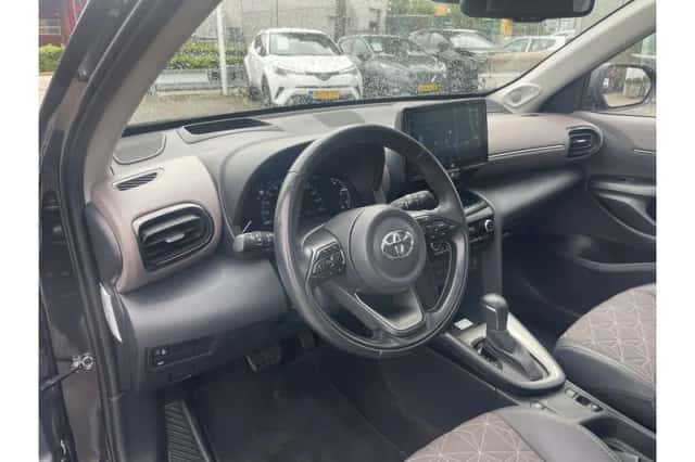 Toyota Yaris Cross (2022) thumbnail 5