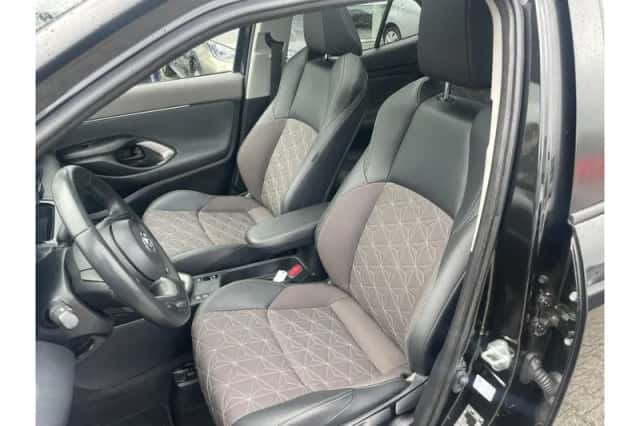 Toyota Yaris Cross (2022) thumbnail 6