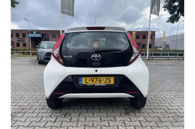 Toyota Aygo (2021) thumbnail 5