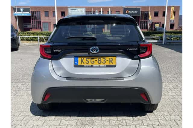Toyota Yaris (2023) thumbnail 5