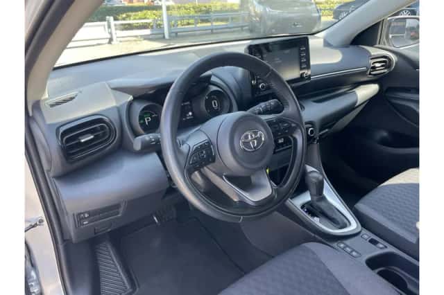 Toyota Yaris (2023) thumbnail 6